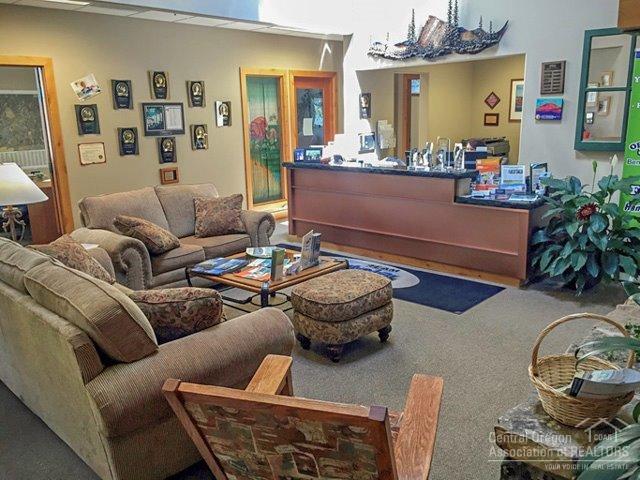 Center - Commercial Sale