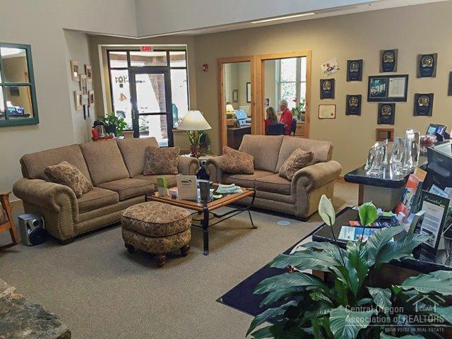 Center - Commercial Sale