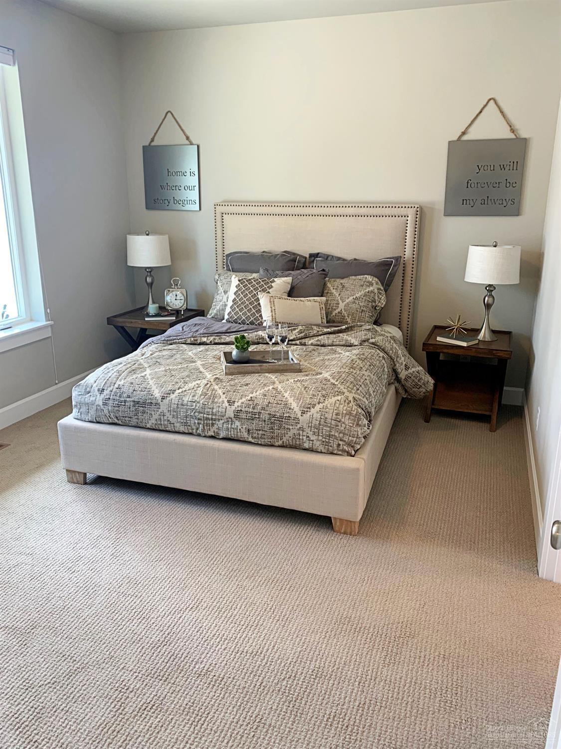 SaddleStone - Residential