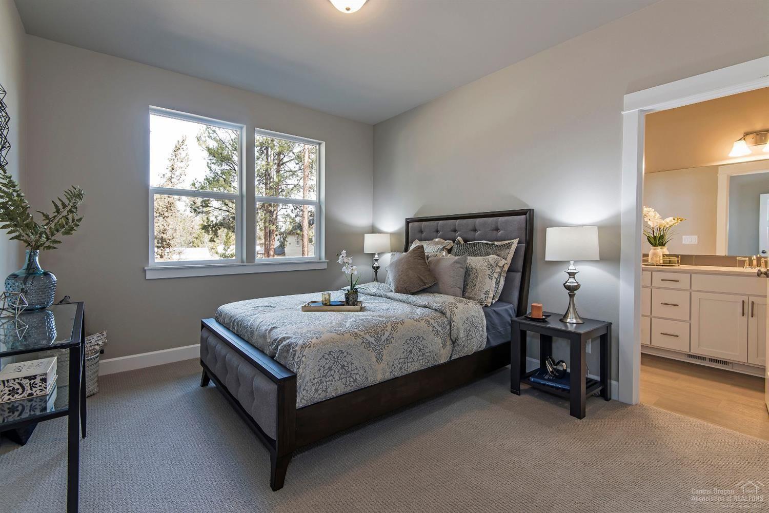 SaddleStone - Residential