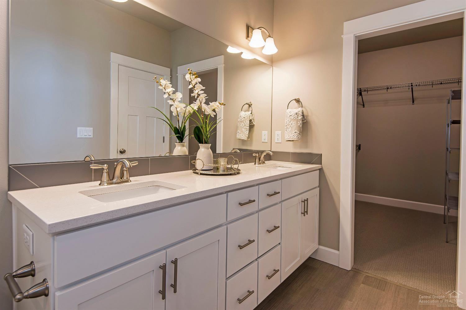 SaddleStone - Residential