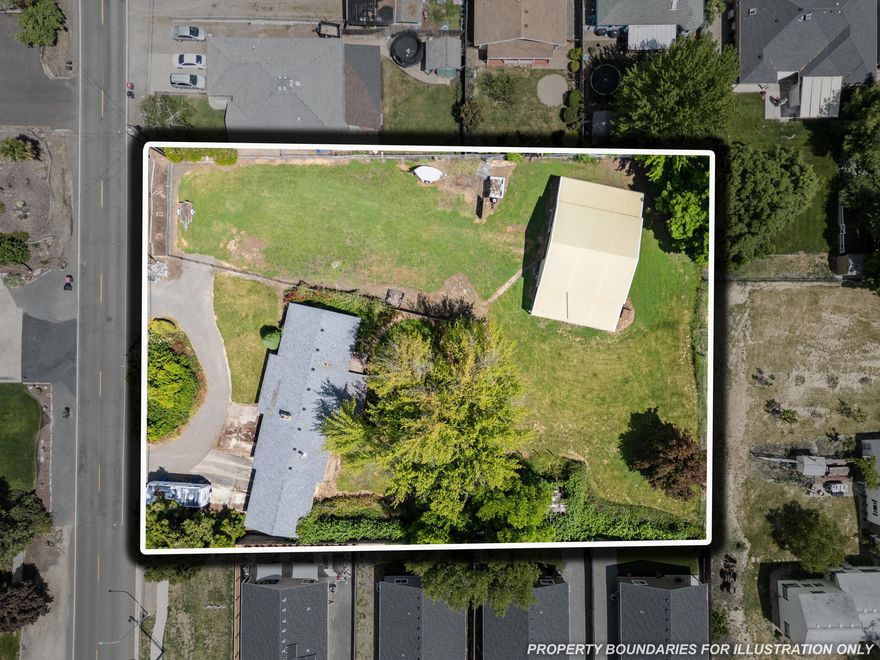 Investors special. This large lot is ready for your development ideas. Also a solid older home of 1790 sq ft has potential, needs updates. 3 bed/2bth. privacy surrounds this property in a walkable area of homes.