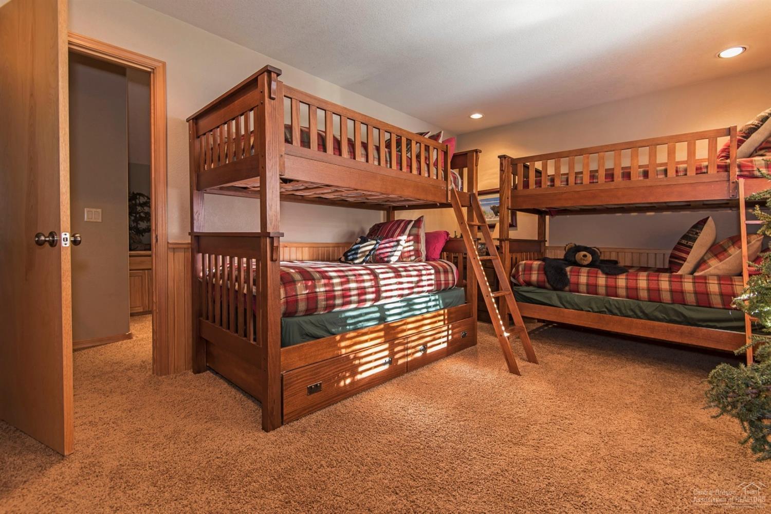 Fairway Point Villag - Residential