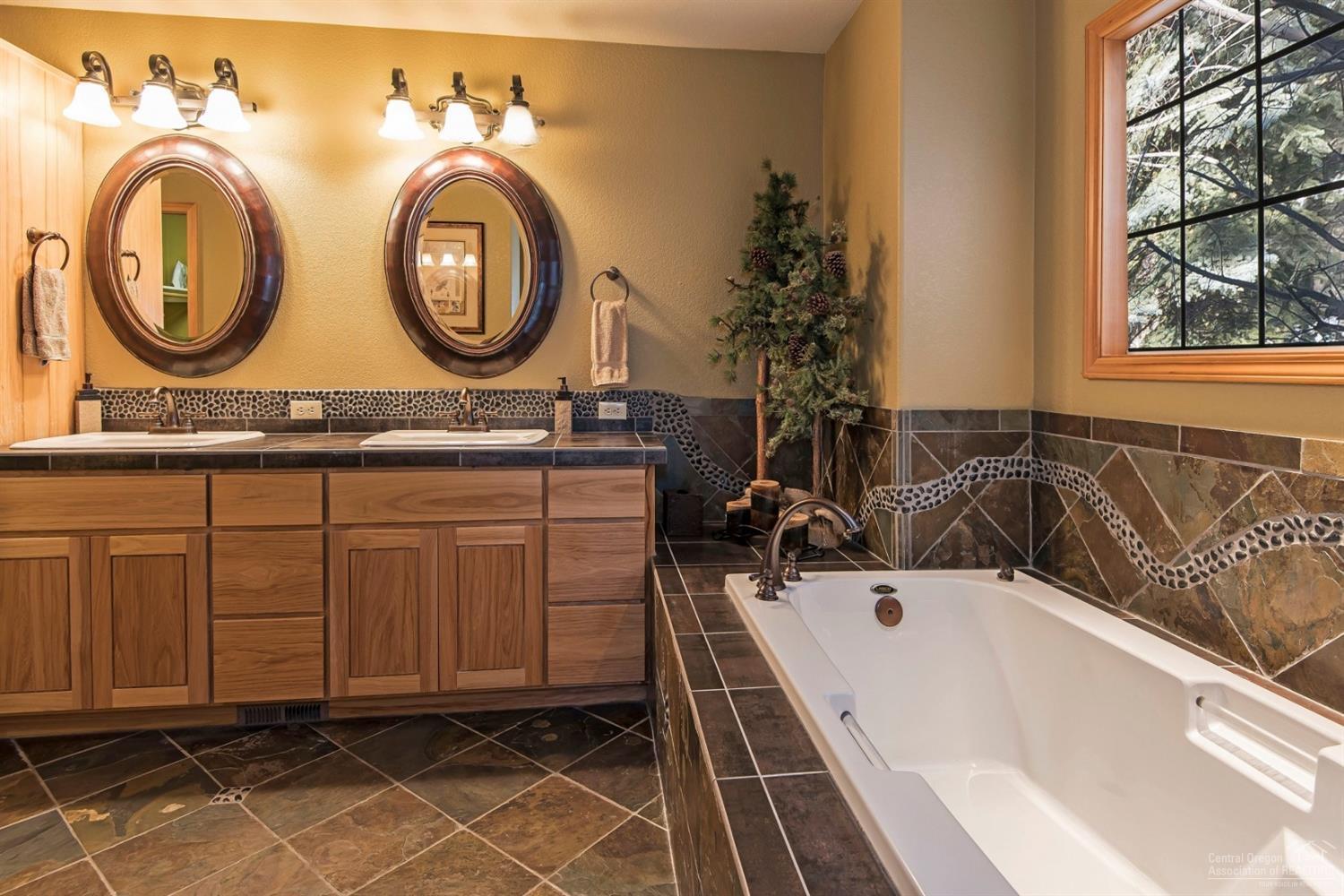 Fairway Point Villag - Residential