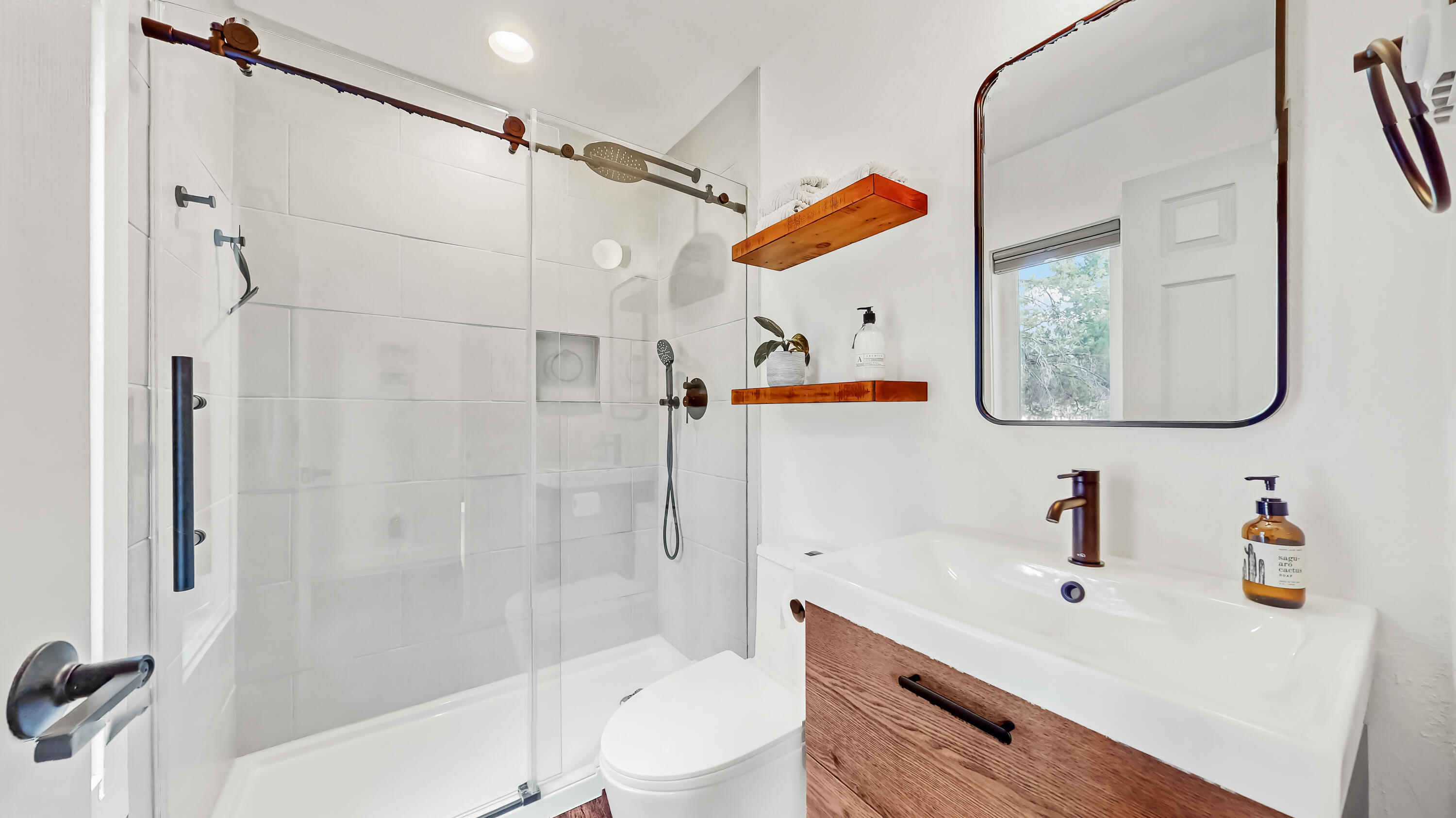 Panoramic View Est - Residential