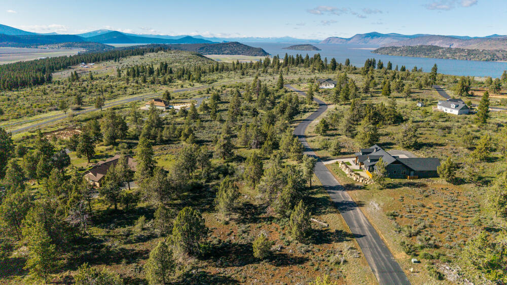 856 Beattys Butte Drive