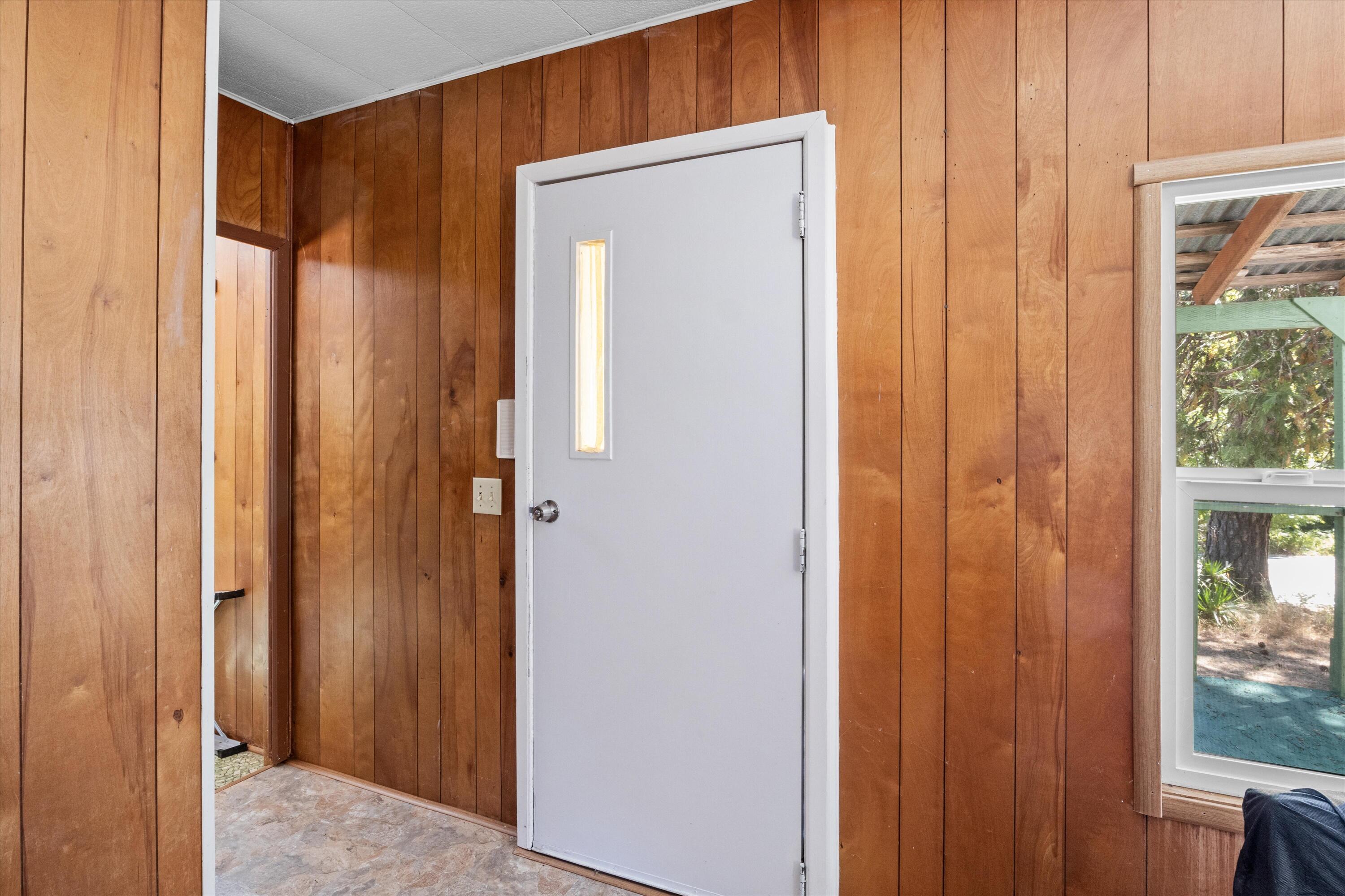 Glendale, Tow NOf Julia - Residential