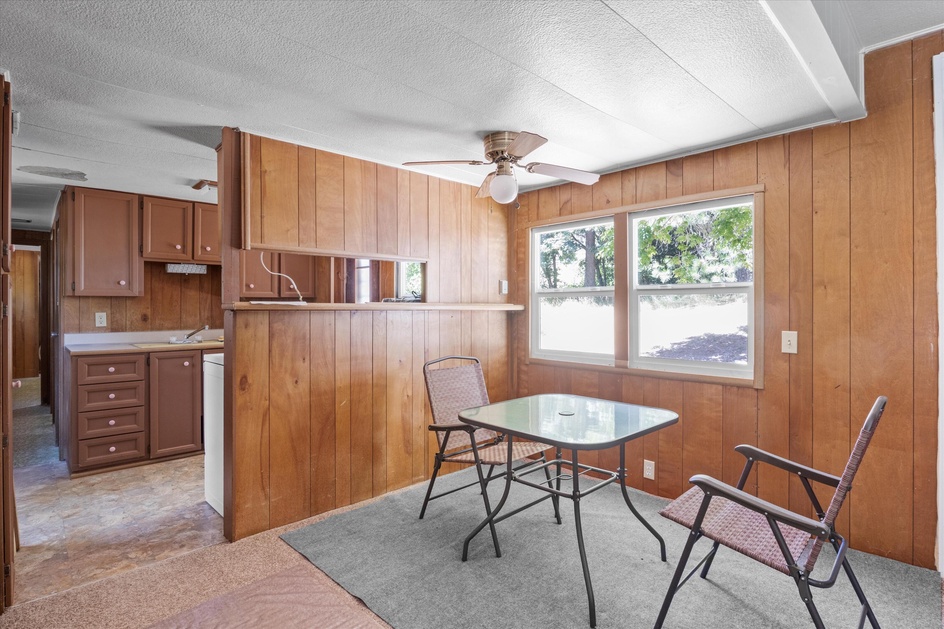 Glendale, Tow NOf Julia - Residential