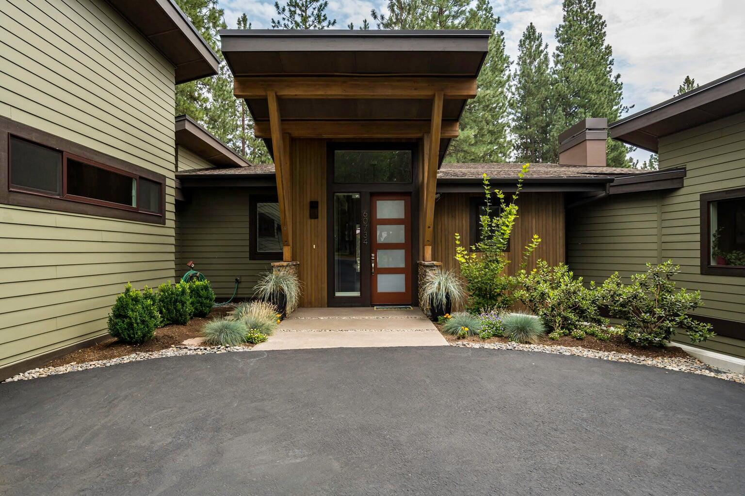60734 Golf Village Loop