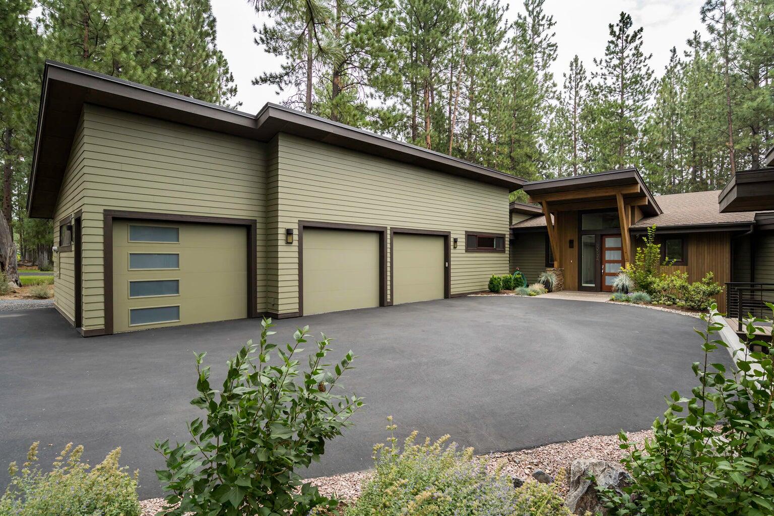 60734 Golf Village Loop