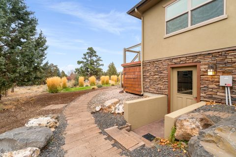Tiny photo for 179 Highland Meadow Loop, Redmond, OR 97756 (MLS # 220211845)