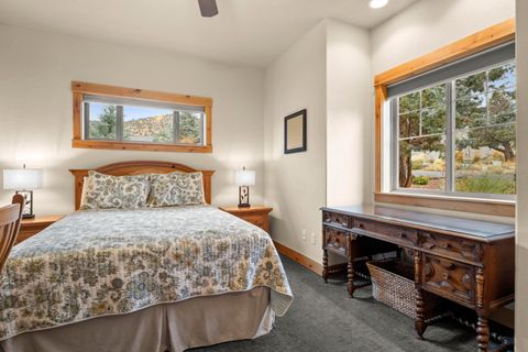 Tiny photo for 179 Highland Meadow Loop, Redmond, OR 97756 (MLS # 220211845)