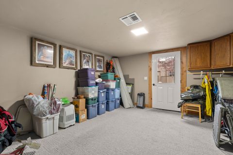 Tiny photo for 179 Highland Meadow Loop, Redmond, OR 97756 (MLS # 220211845)