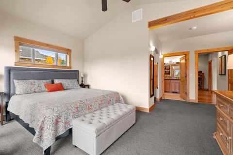 Tiny photo for 179 Highland Meadow Loop, Redmond, OR 97756 (MLS # 220211845)