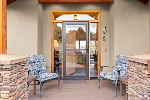 Tiny photo for 179 Highland Meadow Loop, Redmond, OR 97756 (MLS # 220211845)