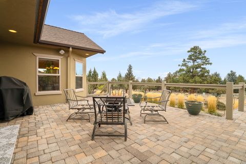 Tiny photo for 179 Highland Meadow Loop, Redmond, OR 97756 (MLS # 220211845)