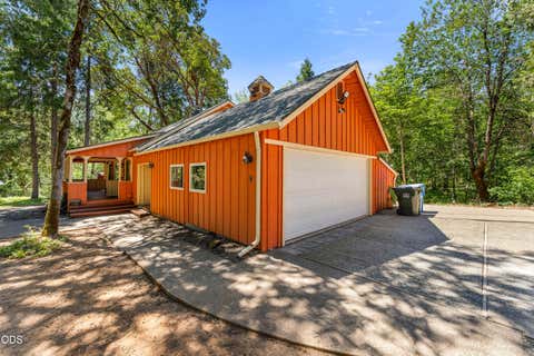 Photo of 6907 Bear Branch Road, Rogue River, OR 97537 (MLS # 220223993)