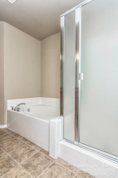 Ni Lah Sha Village - Residential