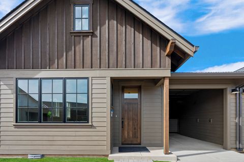 Tiny photo for 19114 Trailhead, Bend, OR 97702 (MLS # 220217291)