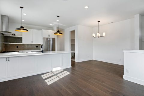 Tiny photo for 19114 Trailhead, Bend, OR 97702 (MLS # 220217291)