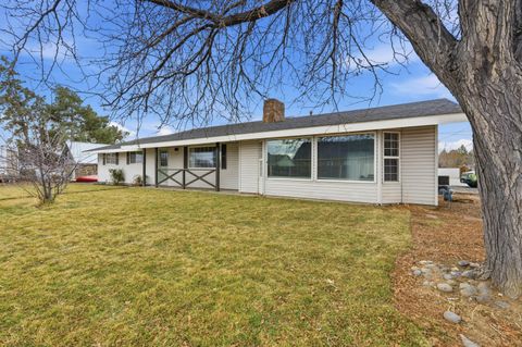 1915 SW 23rd Street Redmond OR 97756