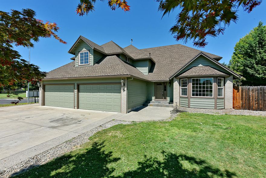 Amazing Large home in a fantastic neighborhood.  This 4 bedroom 3 bath house has all the room you'll need to play & park.  Great room opens to Kitchen w/ slate floors & overlooks the huge pool for a summer fun backyard. Formal living room & dining room are perfect for entertaining. Upstairs bedrooms offer privacy & seclusion. RV parking is in addition to the 5 car garage so there is plenty of room for all your toys!!  Located in a cul-de-sac & next to a city park & open space with walking trails.  A must see & priced to move!