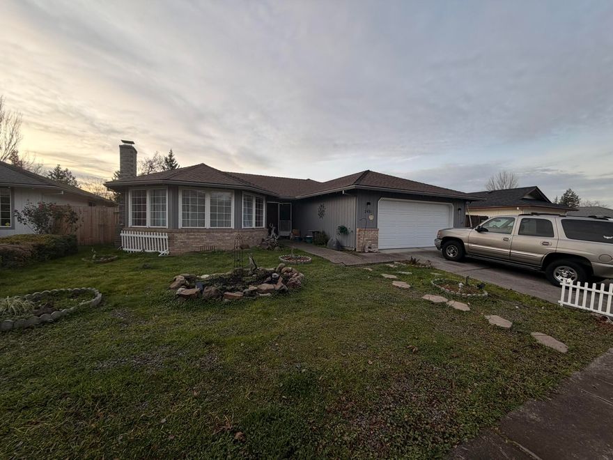 Imagine the possibilities! This property is located on a quiet street in a great East Medford neighborhood with in a desirable school districts. 
This home is ready for a complete transformation. While the price reflects the need for significant updates and TLC, the investment made in renovation will be repaid by the strength of the surrounding community. Perfect for the buyer who wants a project to personalize every detail or an investor. Seize the chance to create your dream home or next successful rental/flip in East Medford. This is your blank canvas in a high-demand area.Offered strictly AS-IS