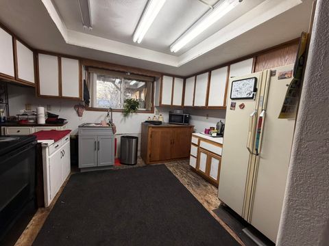 Tiny photo for 2451 Powell Street, Medford, OR 97504 (MLS # 220212807)