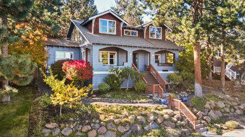 Photo of 3039 NW Craftsman Drive, Bend, OR 97703 (MLS # 220217399)