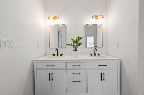 Tiny photo for 3039 NW Craftsman Drive, Bend, OR 97703 (MLS # 220217399)