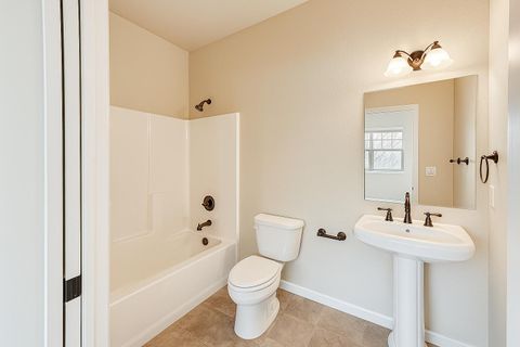 Tiny photo for 1711 Softwood Way, Grants Pass, OR 97526 (MLS # 220212447)