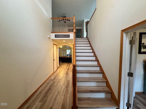 Tiny photo for 3028 SW Indian Place, Redmond, OR 97756 (MLS # 220223910)