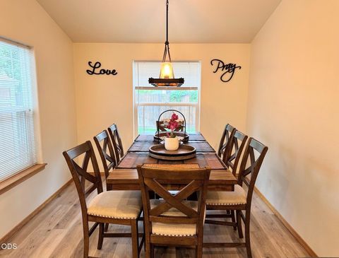 Tiny photo for 3028 SW Indian Place, Redmond, OR 97756 (MLS # 220223910)