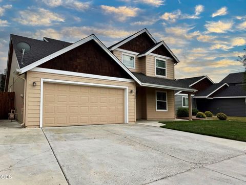 Photo of 3028 SW Indian Place, Redmond, OR 97756 (MLS # 220223910)