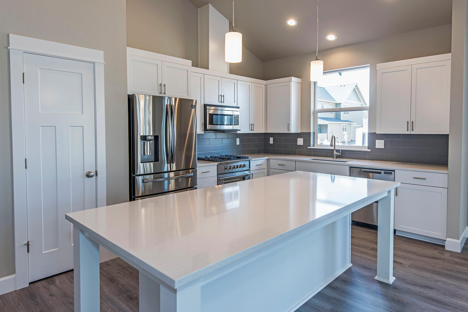 SaddleStone - Residential