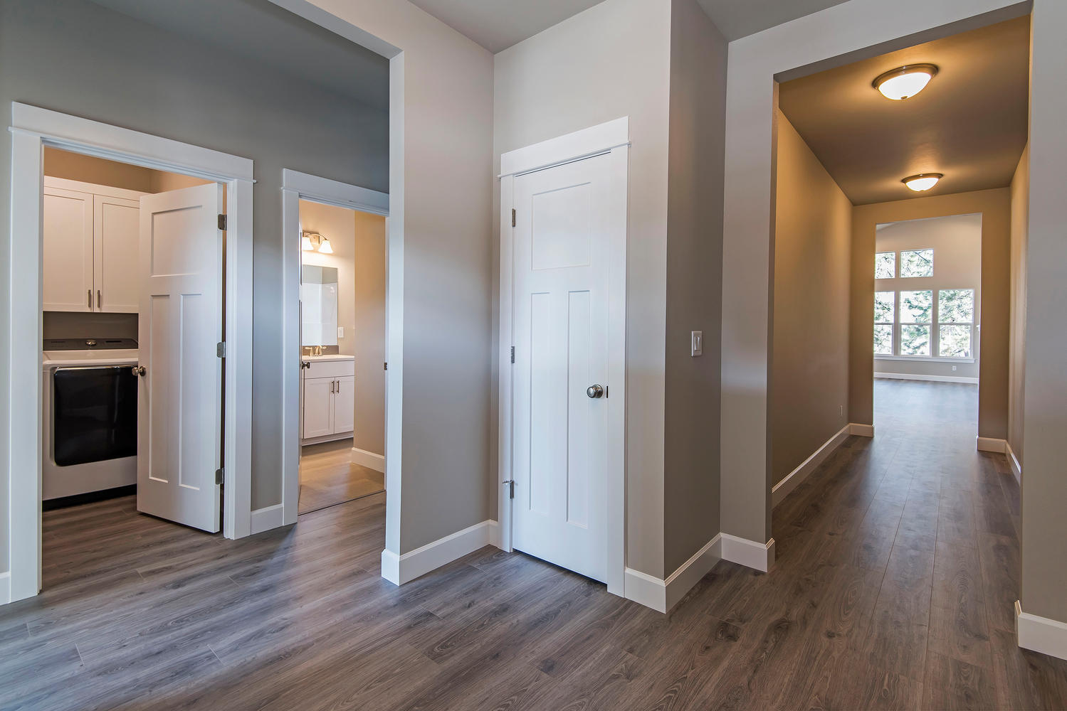 SaddleStone - Residential