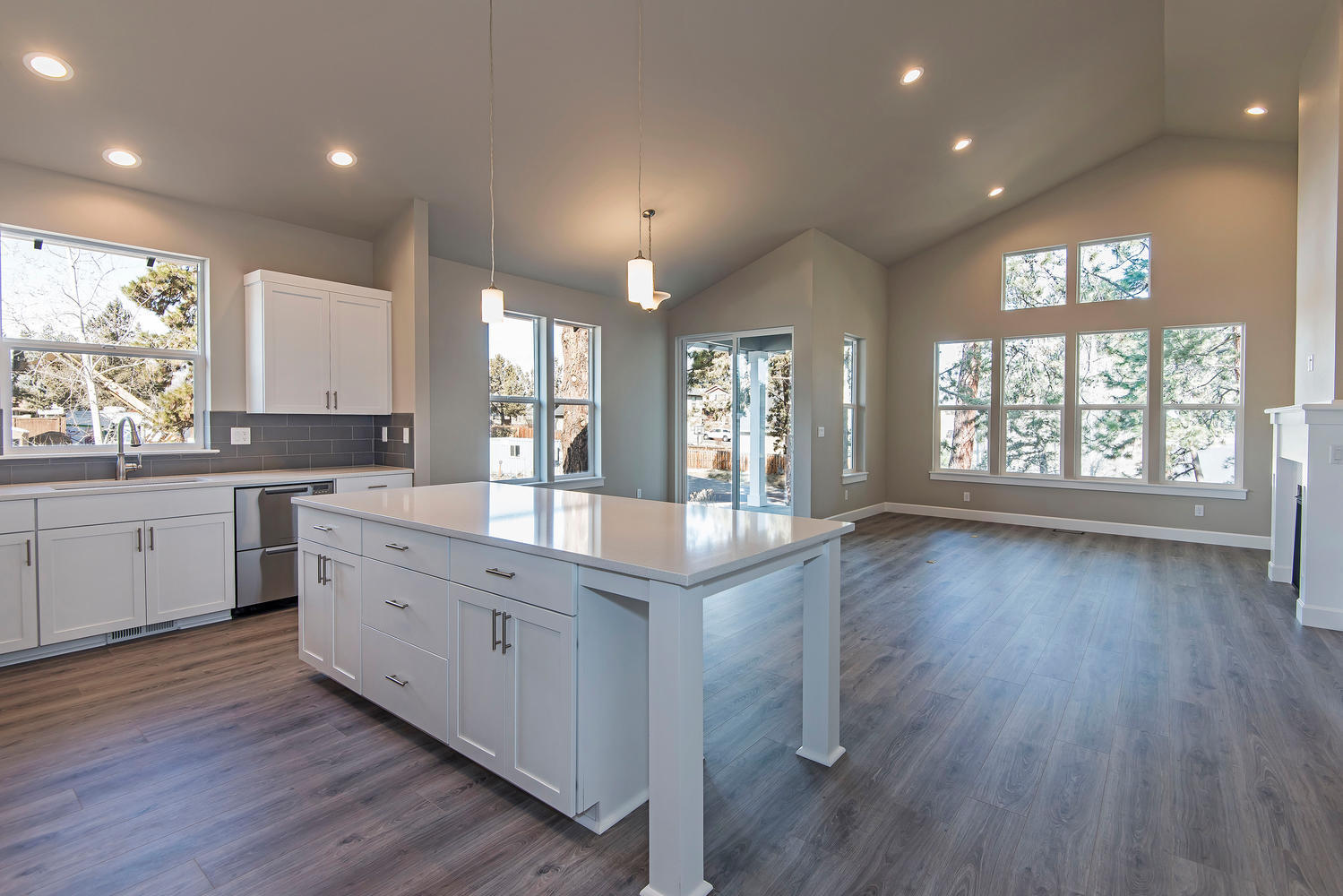 SaddleStone - Residential