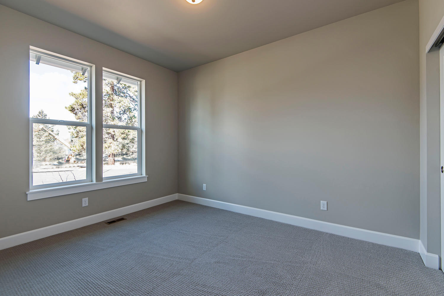 SaddleStone - Residential