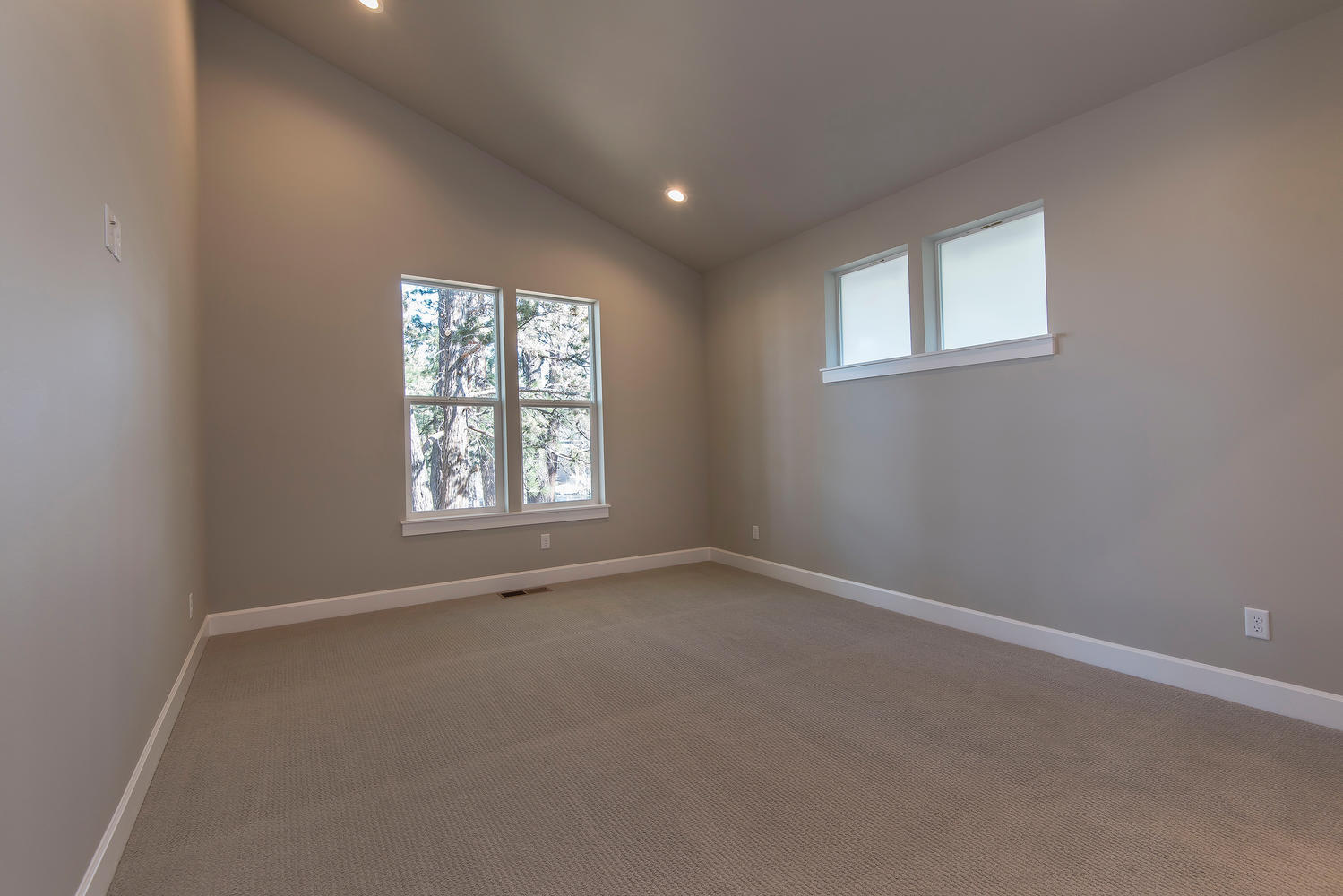 SaddleStone - Residential