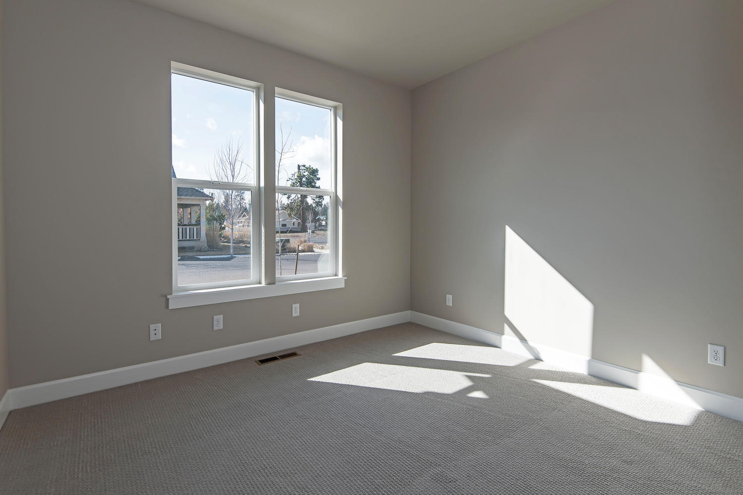 SaddleStone - Residential