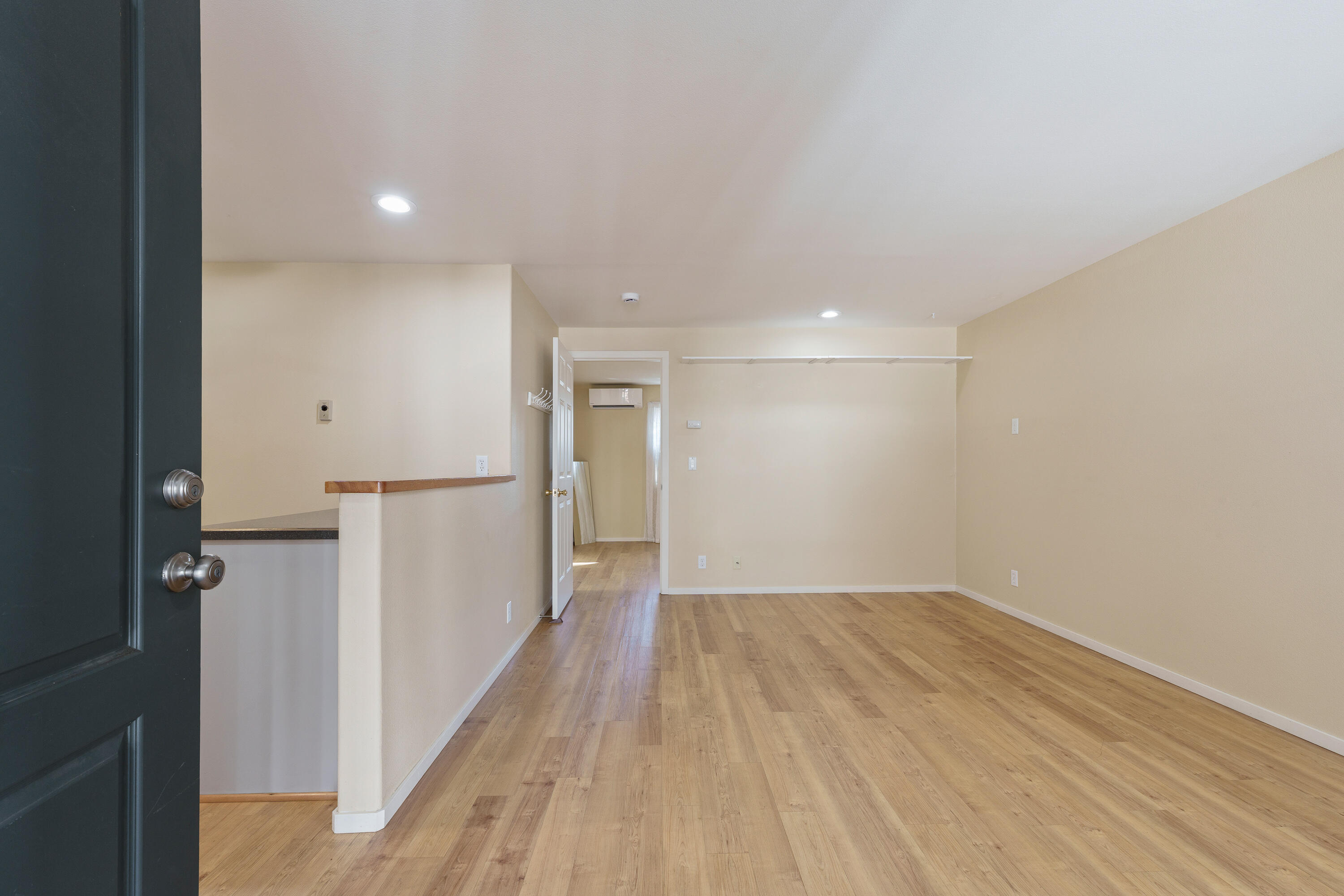 1439 NW Juniper Street 6