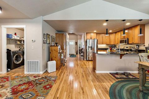 Tiny photo for 335 Meadow Slope Drive, Talent, OR 97540 (MLS # 220210882)