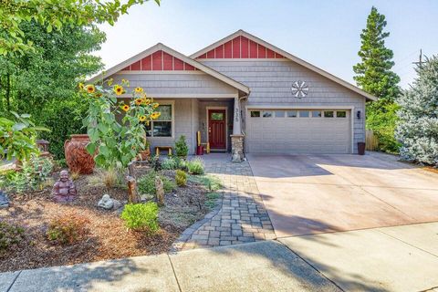 Photo of 335 Meadow Slope Drive, Talent, OR 97540 (MLS # 220210882)