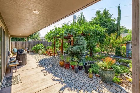 Tiny photo for 335 Meadow Slope Drive, Talent, OR 97540 (MLS # 220210882)