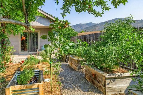 Tiny photo for 335 Meadow Slope Drive, Talent, OR 97540 (MLS # 220210882)