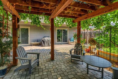 Tiny photo for 335 Meadow Slope Drive, Talent, OR 97540 (MLS # 220210882)