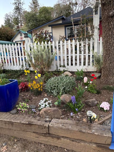 Tiny photo for 1203 4th Avenue, Gold Hill, OR 97525 (MLS # 220219560)