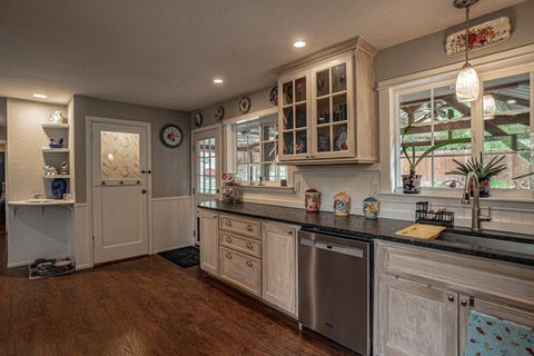 Tiny photo for 1203 4th Avenue, Gold Hill, OR 97525 (MLS # 220219560)