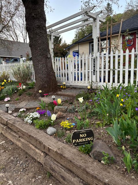 Tiny photo for 1203 4th Avenue, Gold Hill, OR 97525 (MLS # 220219560)