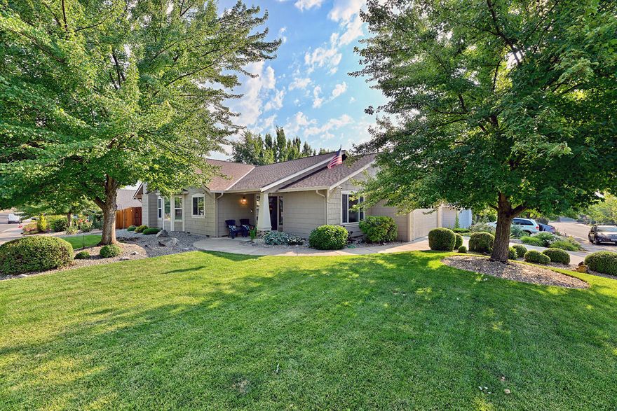 Meticulously Maintained Home in Phoenix Hills Subdivision!
Immaculate 3-bedroom, 2-bath home featuring vaulted ceilings, a gas fireplace, and window coverings. Spacious kitchen and split-bedroom floor plan offers comfort and functionality. Beautifully landscaped front and back yards with timed sprinklers. Enjoy mountain views and privacy from the large covered back patio, accessible from both the master suite and living room. Recent upgrades include HVAC system, a 50-year roof, hook ups for generator, and fencing. Located in a highly desirable neighborhood, this home is a rare find—move-in ready and meticulously maintained!